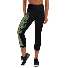 Load image into Gallery viewer, Redwood Outfitters Yoga Capri pants
