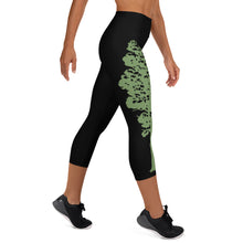 Load image into Gallery viewer, Redwood Outfitters Yoga Capri pants
